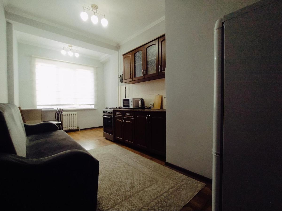 Апартаменты Aura On Turusbekova Street 124 Бишкек Экстерьер фото