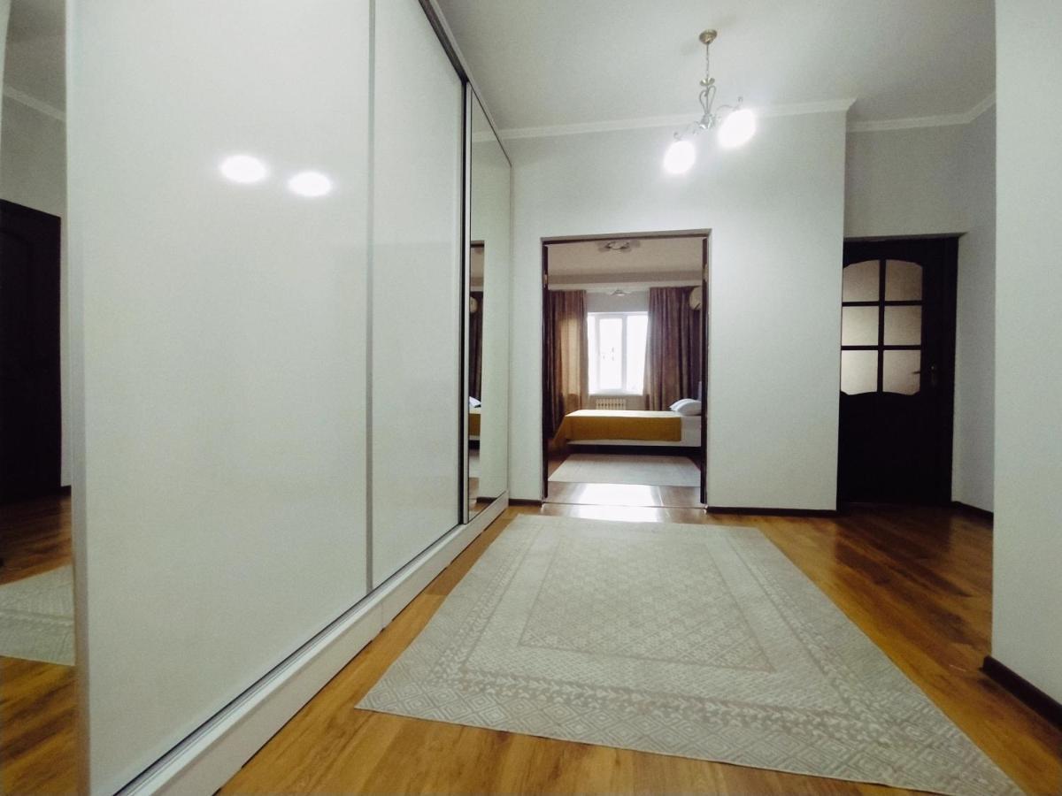 Апартаменты Aura On Turusbekova Street 124 Бишкек Экстерьер фото