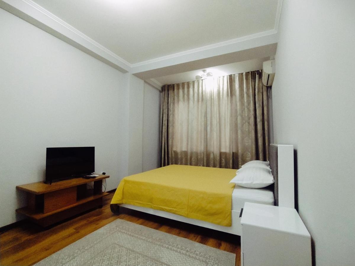 Апартаменты Aura On Turusbekova Street 124 Бишкек Экстерьер фото