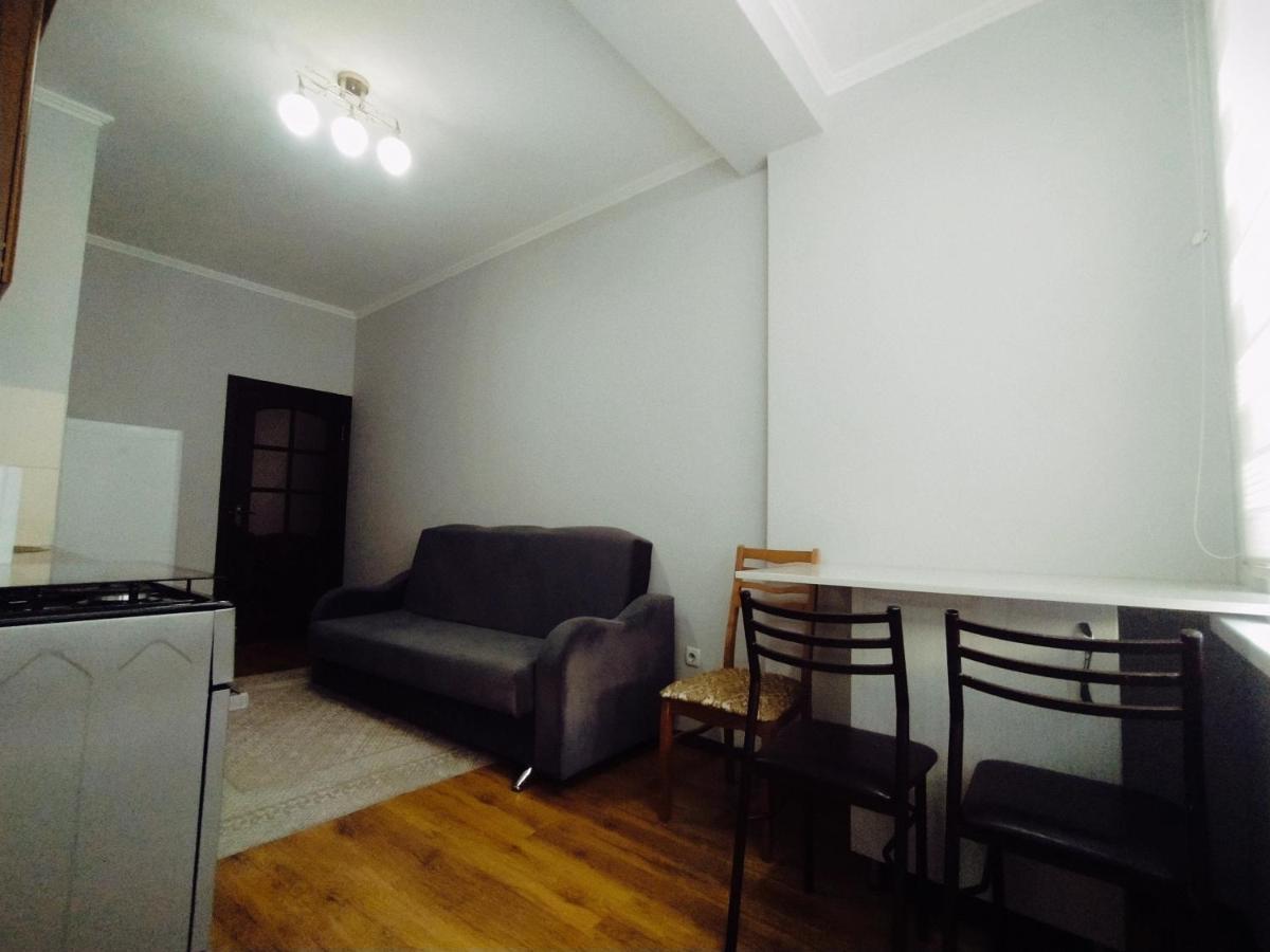 Апартаменты Aura On Turusbekova Street 124 Бишкек Экстерьер фото