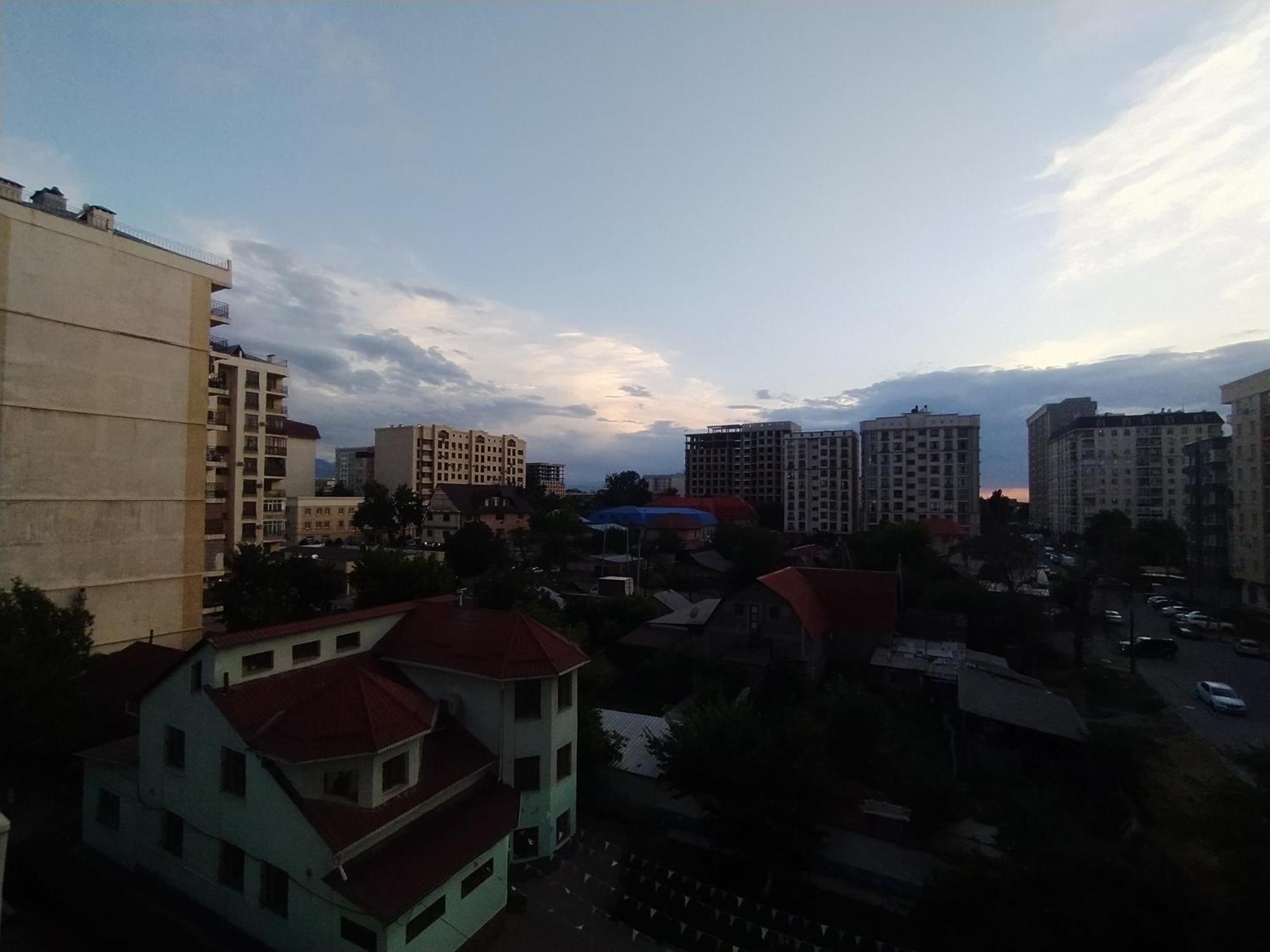 Апартаменты Aura On Turusbekova Street 124 Бишкек Экстерьер фото
